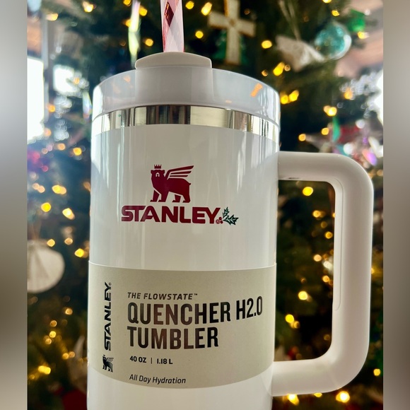 Stanley 40 Oz Quencher Tumbler Mistletoe Christmas Limited Edition New with Box - Picture 3 of 8